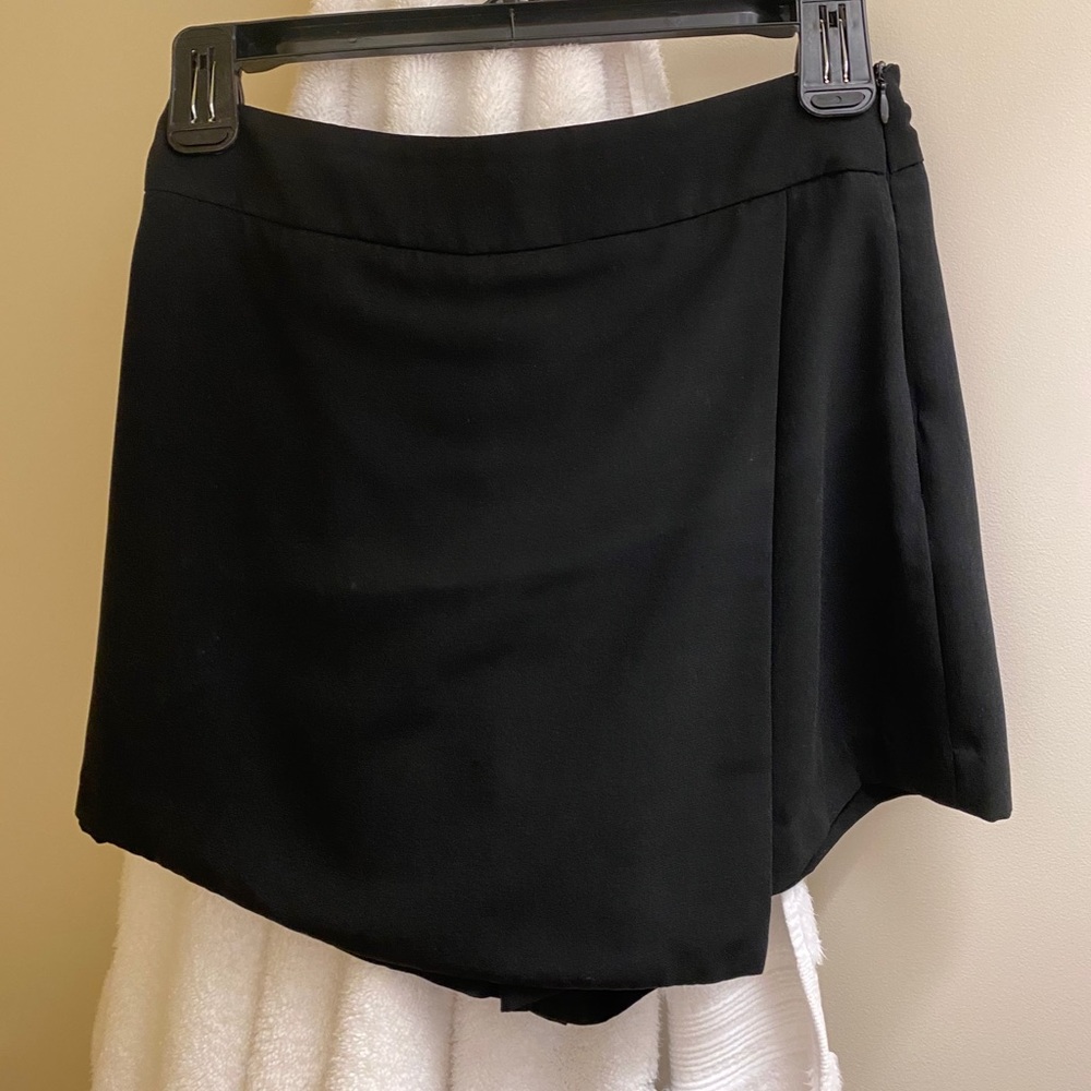 Black envelope skort